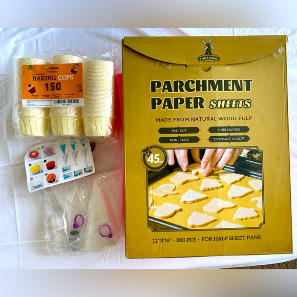 Set of Baking HIWARE Unbleached Parchment Paper, baking Cups & cream Nozzles NWT - Picture 2 of 16